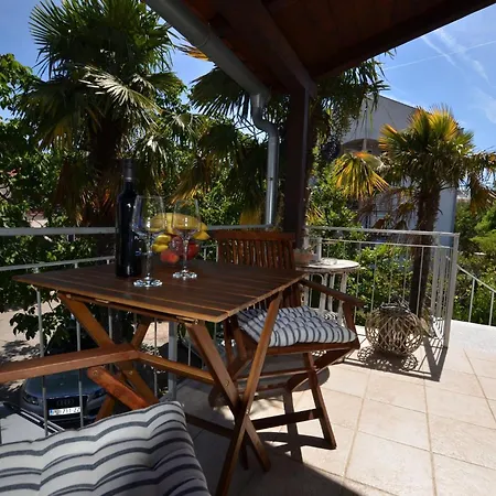 Tranquil - With Balcony 아파트